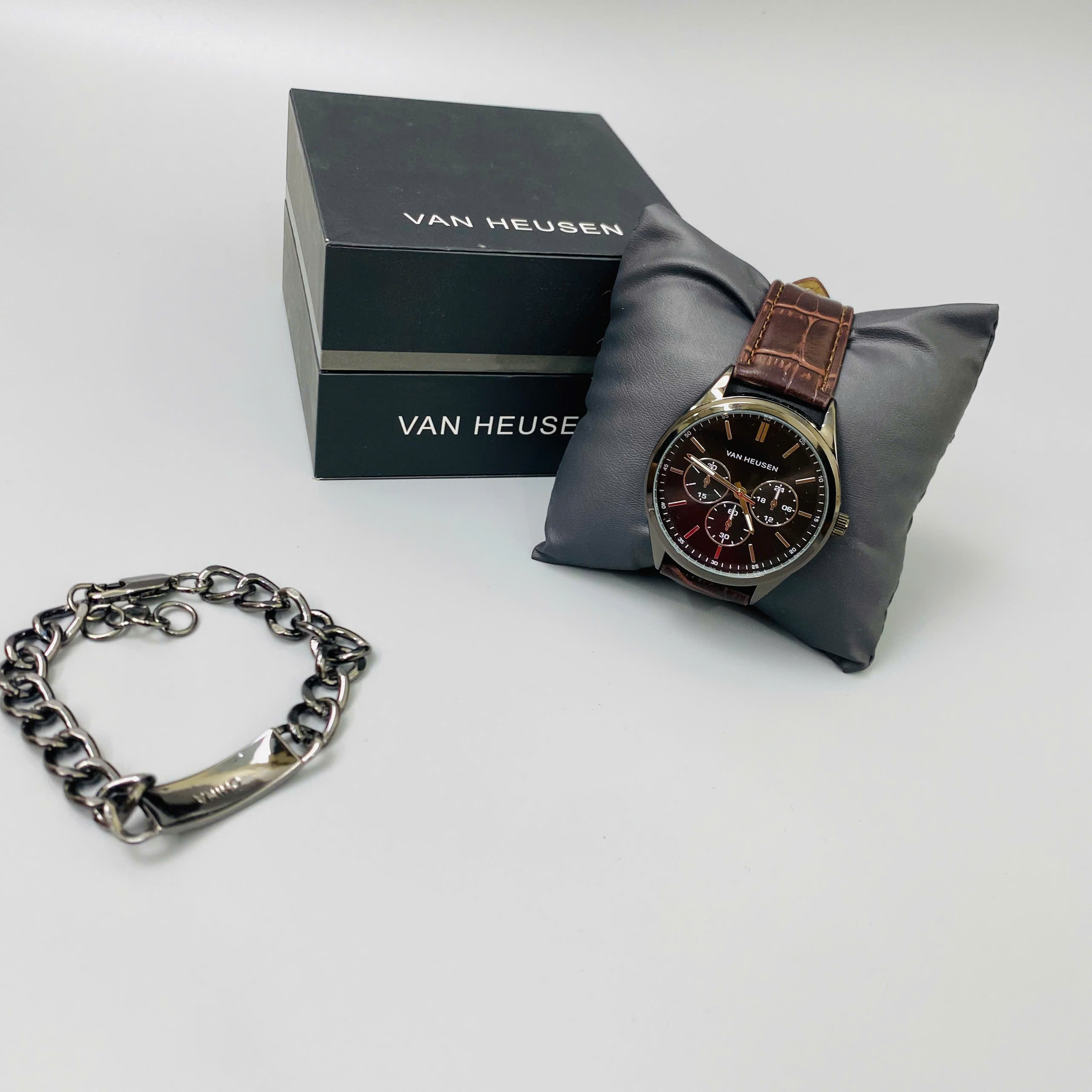 Đồng Hồ Nam Van Heusen Dây Da – Kèm Lắc Tay Cao Cấp