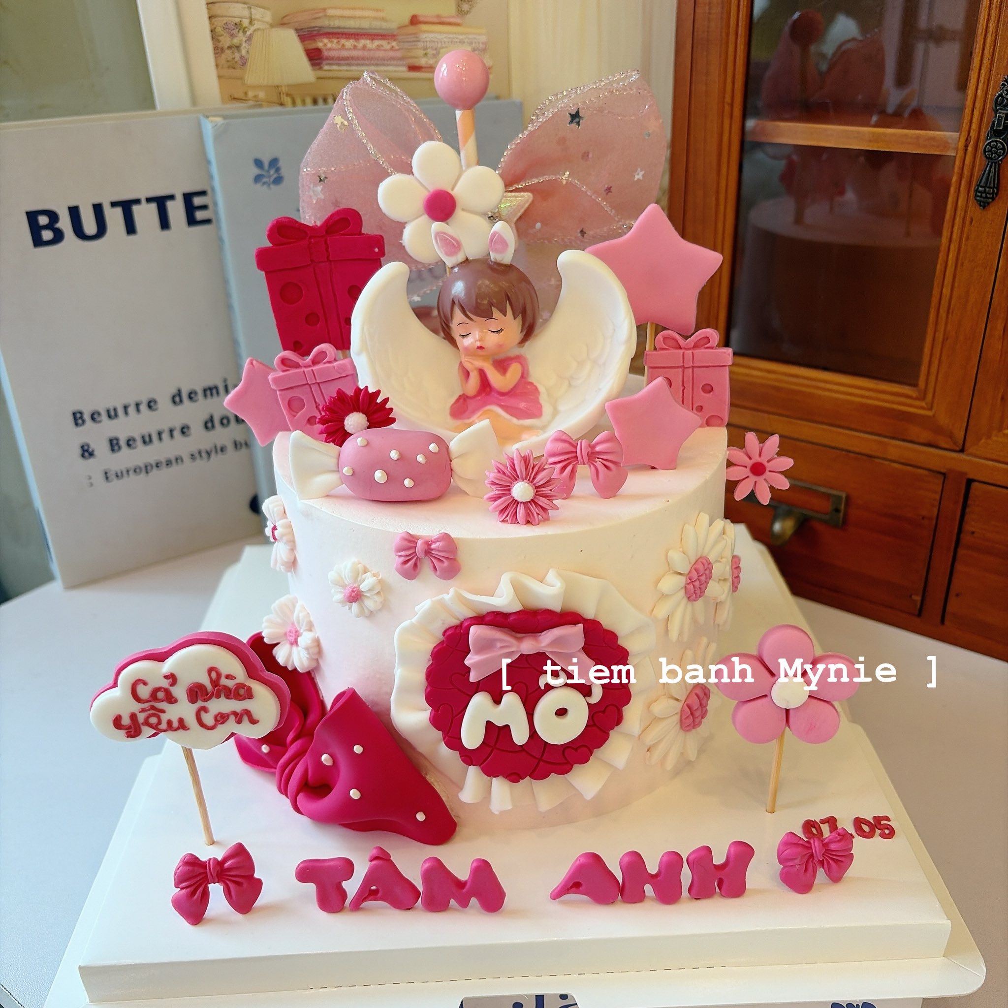 Bánh thôi nôi, bánh cho bé gái tone hồng_thumbnail_1