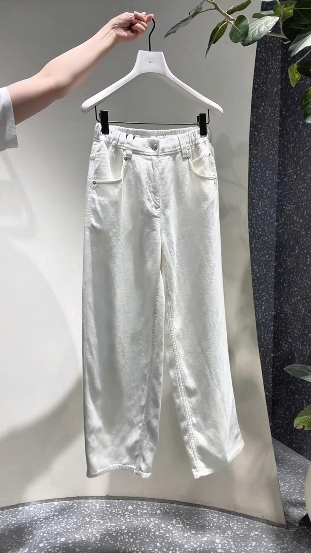 QD017 - Quần Kaki Trắng Thanh Lịch