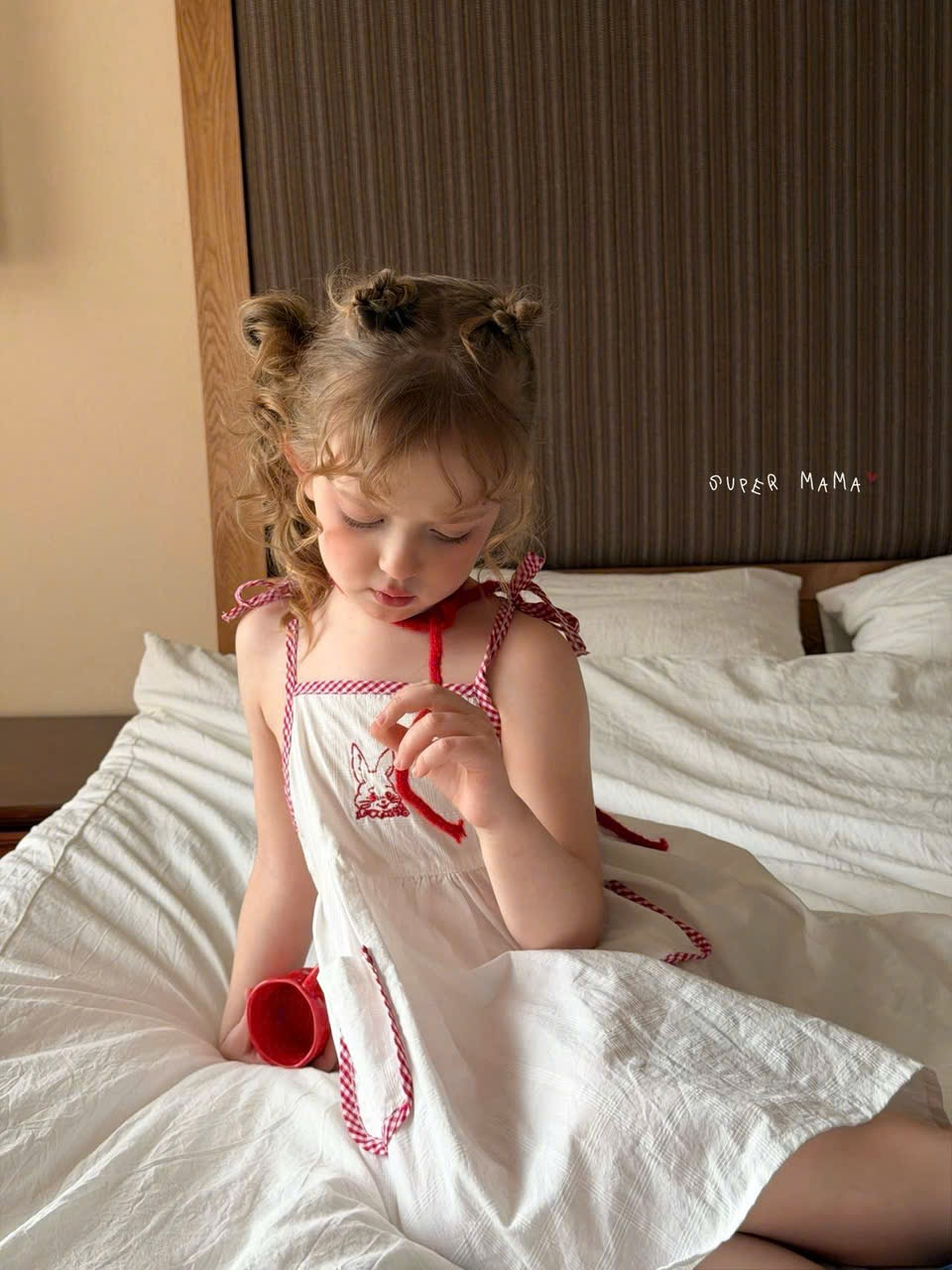 SP10 - Váy 2 dây caro đỏ thô trắng thêu thot hãng Supper Mama