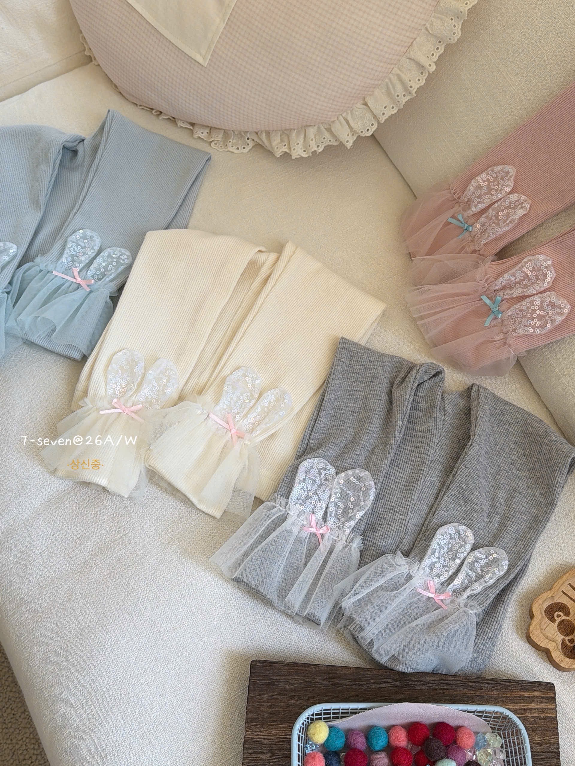 SV41 - Quần legging phối ren tai thỏ màu kem 7-seven_thumbnail_0