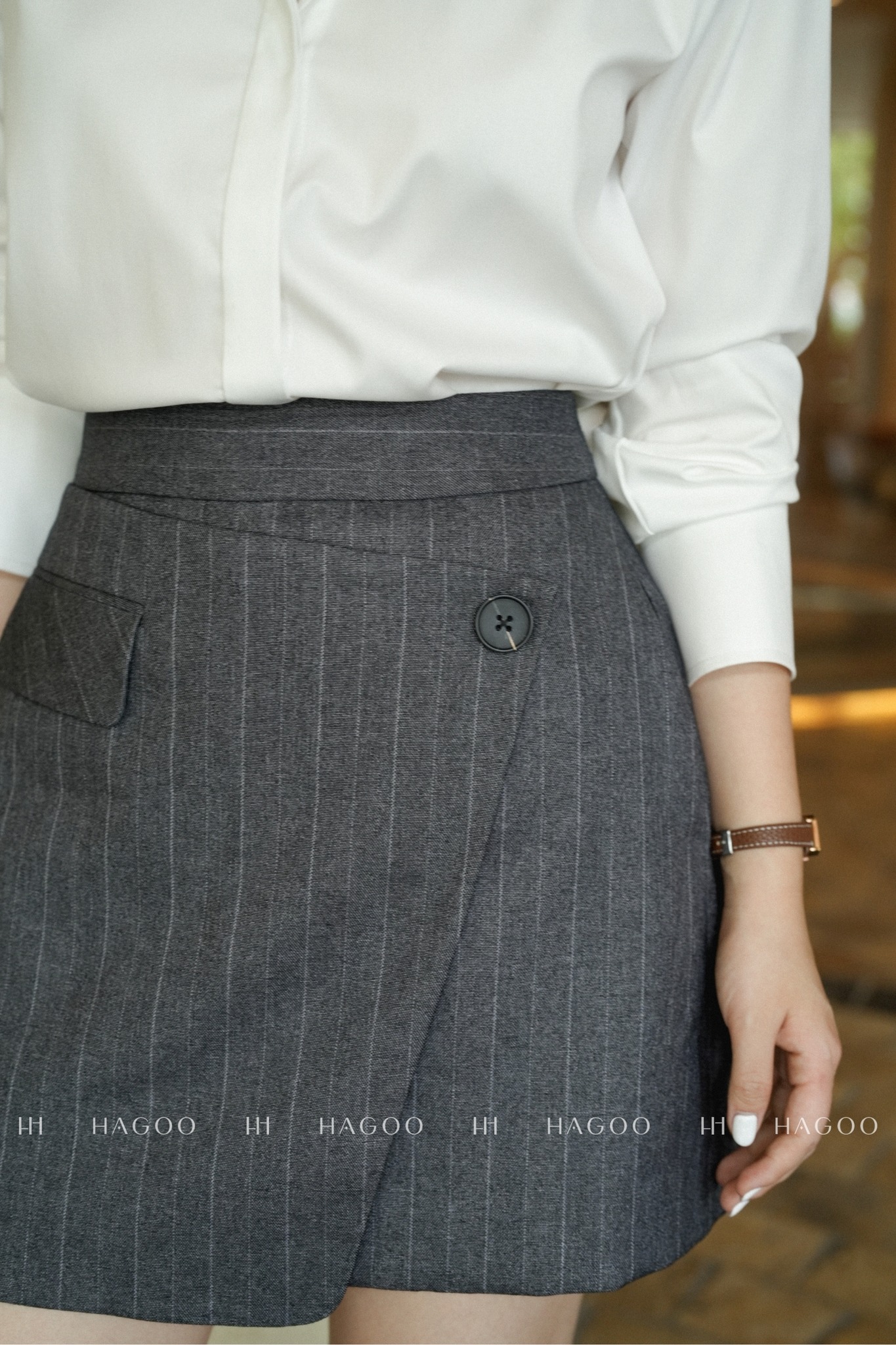 Asymmetrical mini skirt