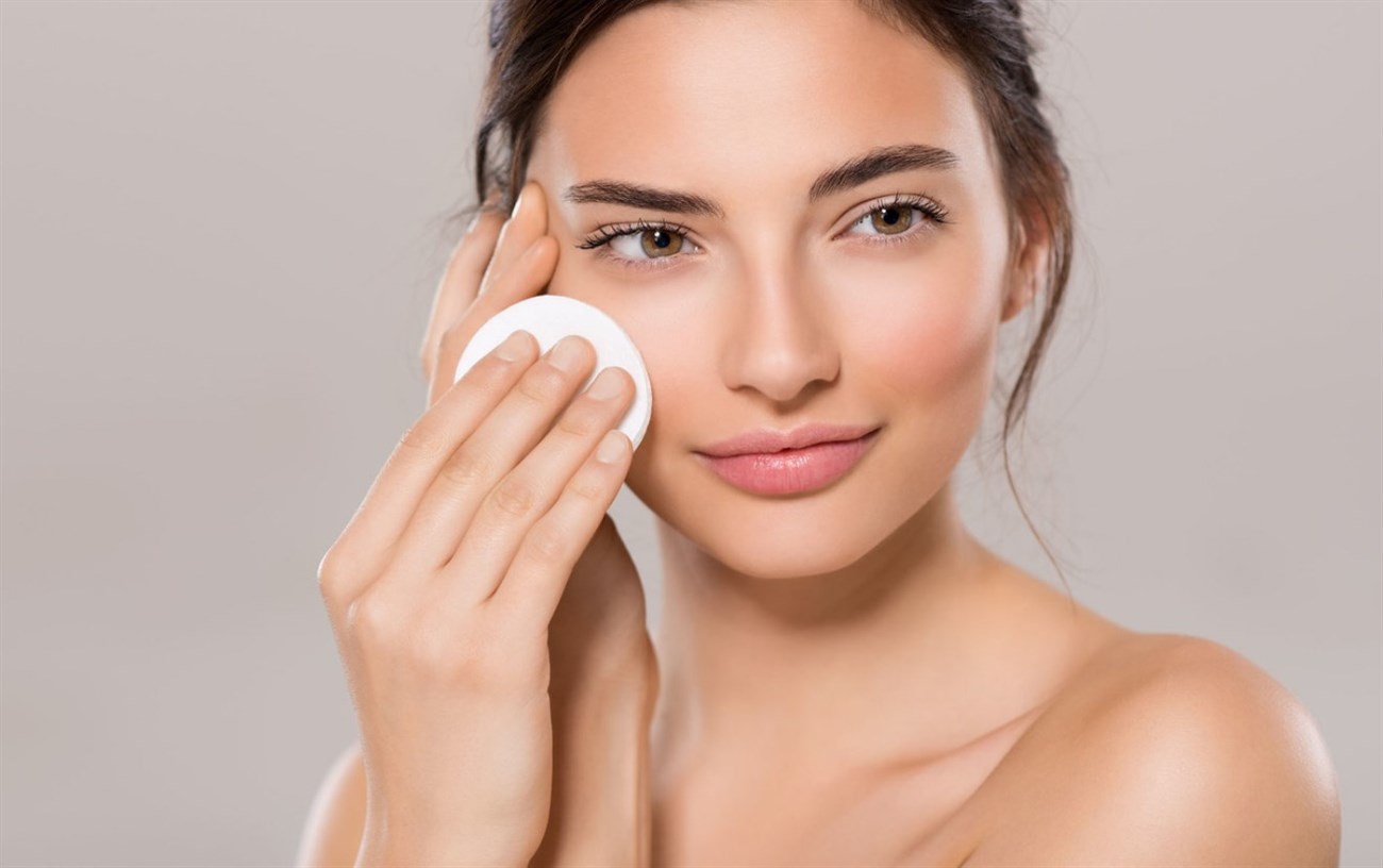 Da dầu mụn mùa hè nên tránh gì để không bùng mụn?