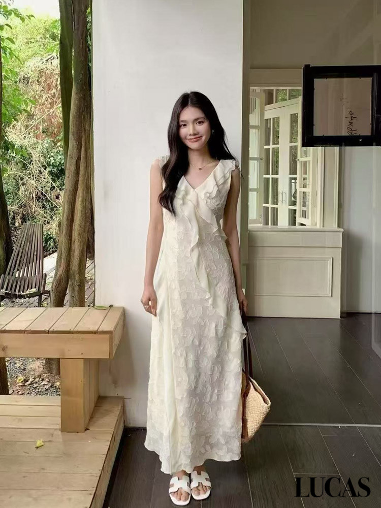 Váy zile cổ tim thêu hoa nổi bèo vạt chéo