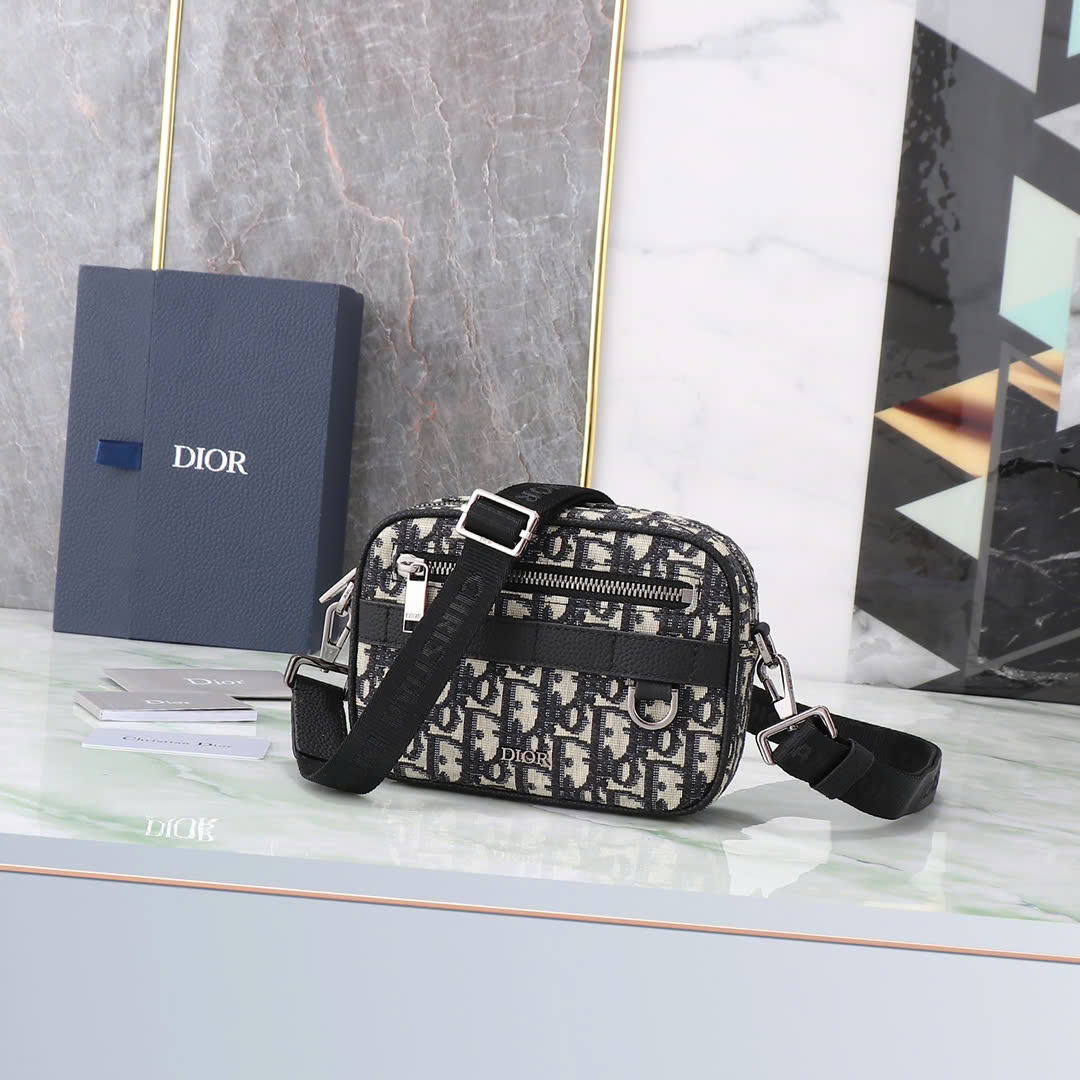 Túi Dior Safari Mini Có Dây Đeo