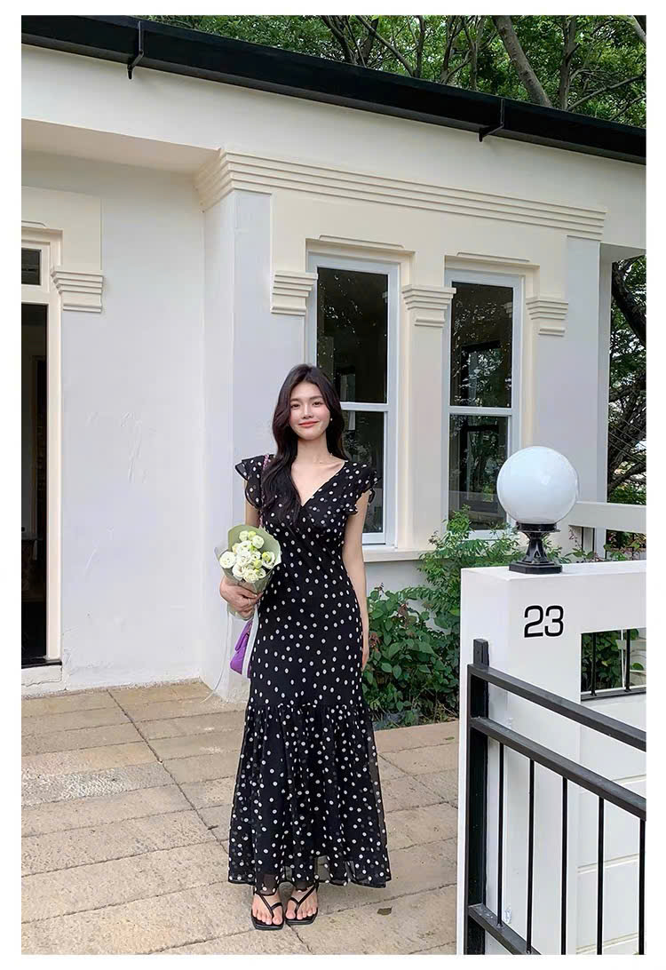 Lucas - Váy maxi chấm bi cổ tim tay bèo chân xòe nối gấu