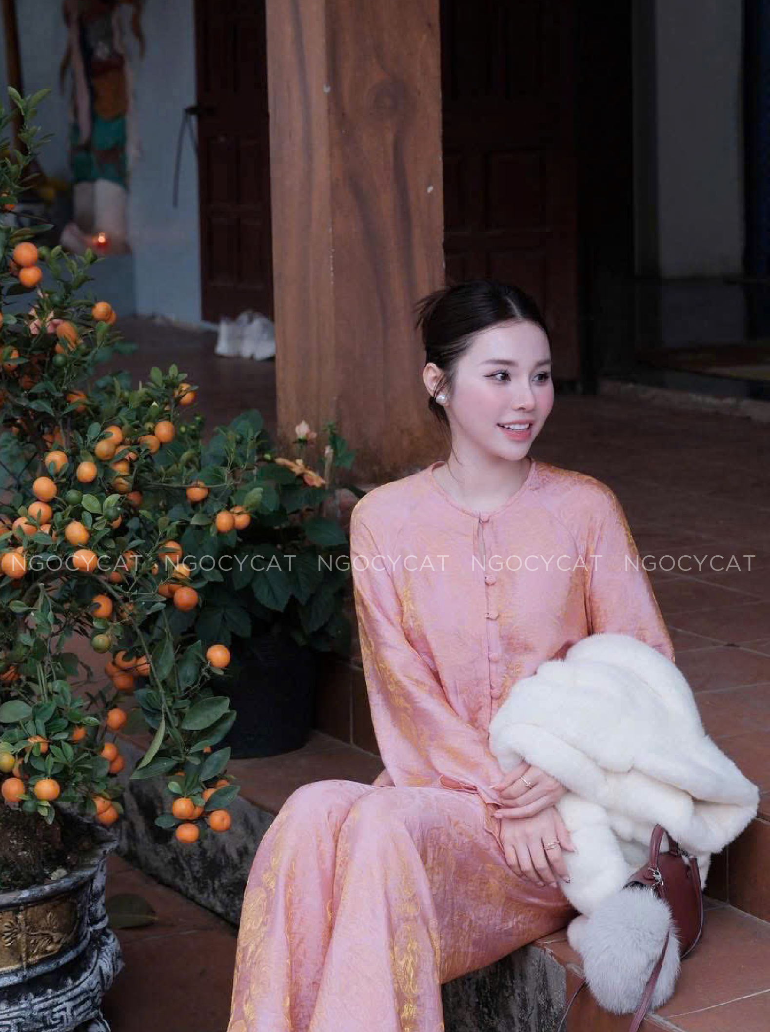 Áo Bà Ba Màu Hồng Tơ Tằm Ánh Kim_thumbnail_2
