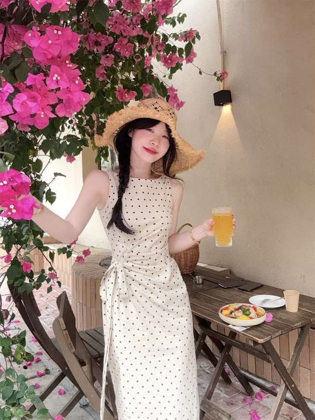 Lucas - Váy zile chấm bi cổ tròn rúm buộc nơ eo lệch dáng dài_thumbnail_5
