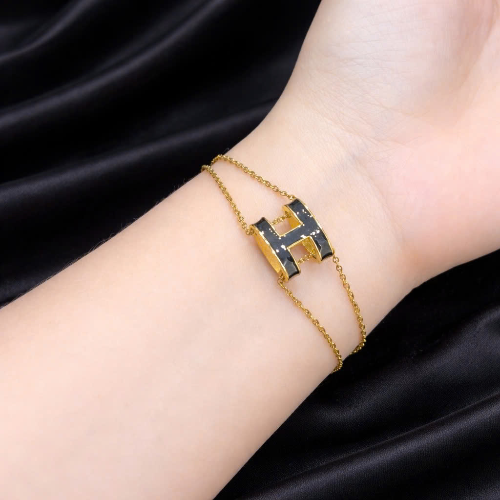 vòng tay titan vàng xích charm chữ H đen_thumbnail_3