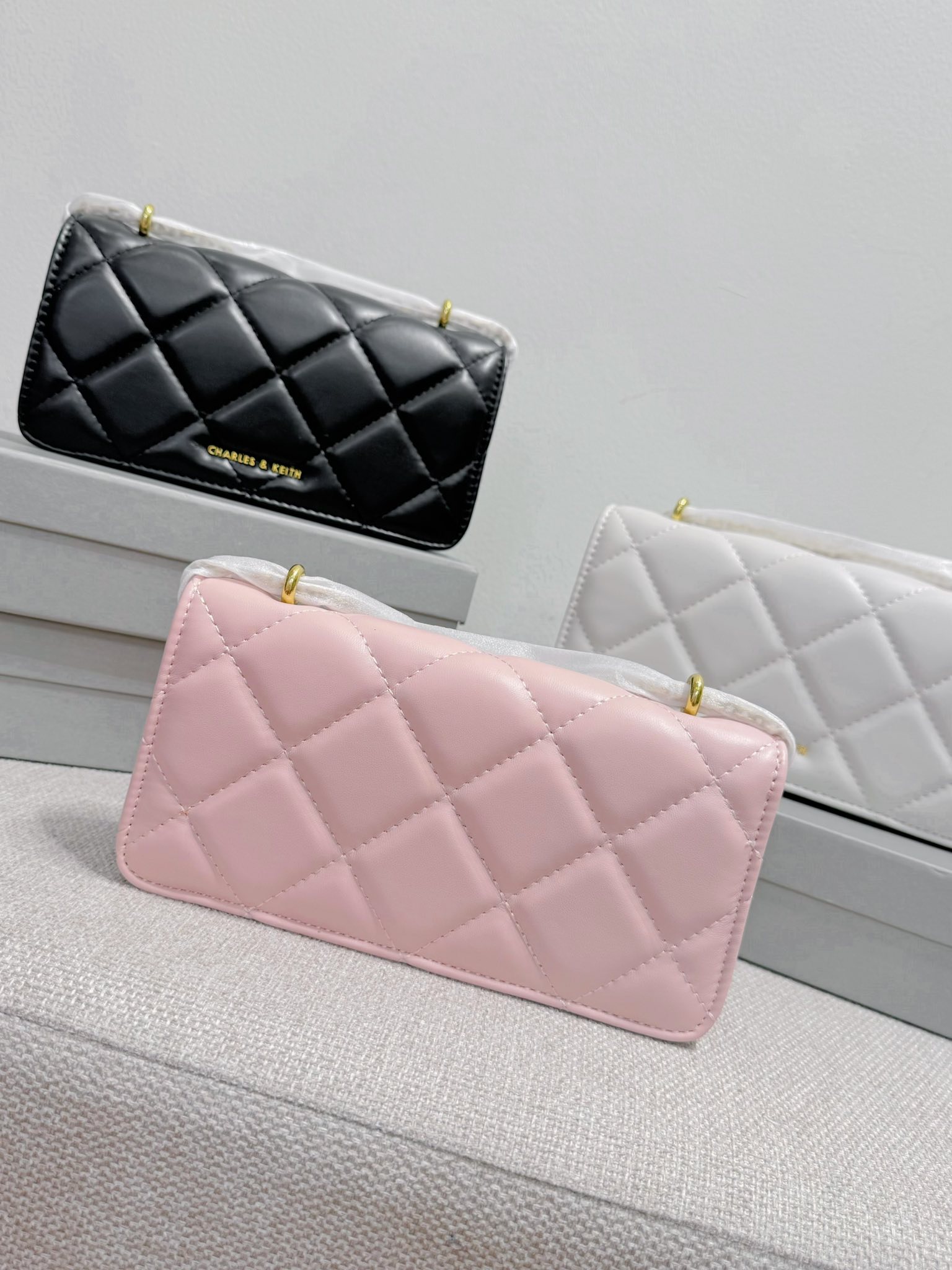 E619 TÚI DA HỒNG KẸP NÁCH CHARLES & KEITH_thumbnail_2