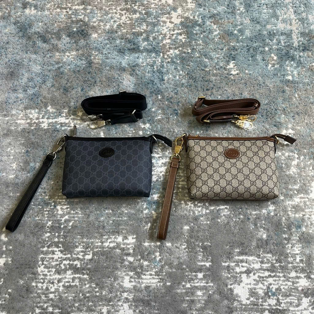  Túi cầm tay, đeo chéo Gucci GG Canvas Messenger Bag With Interlocking