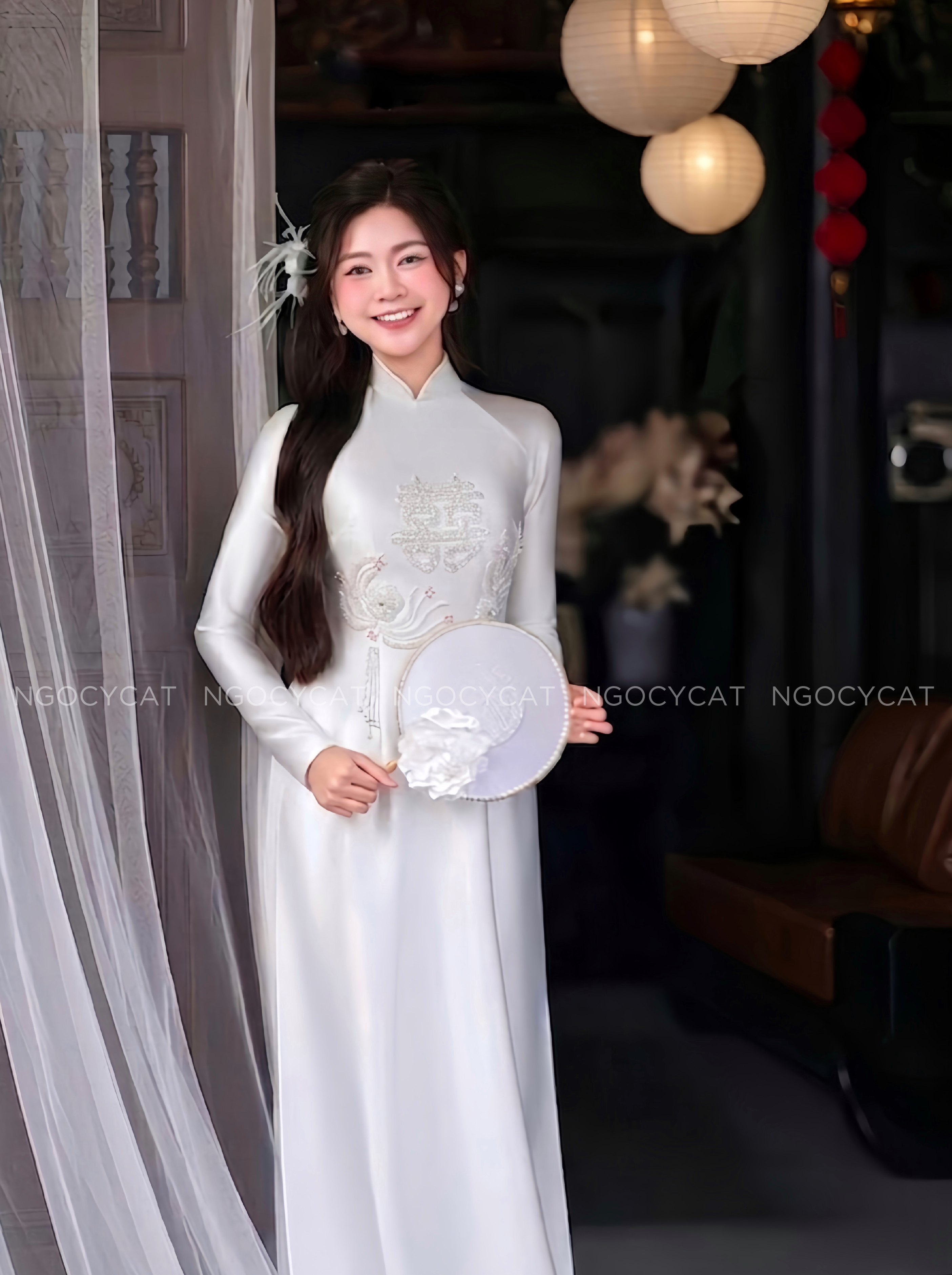 Áo Dài Dâu Rể Trắng Hỷ Vuông Lưu Sa