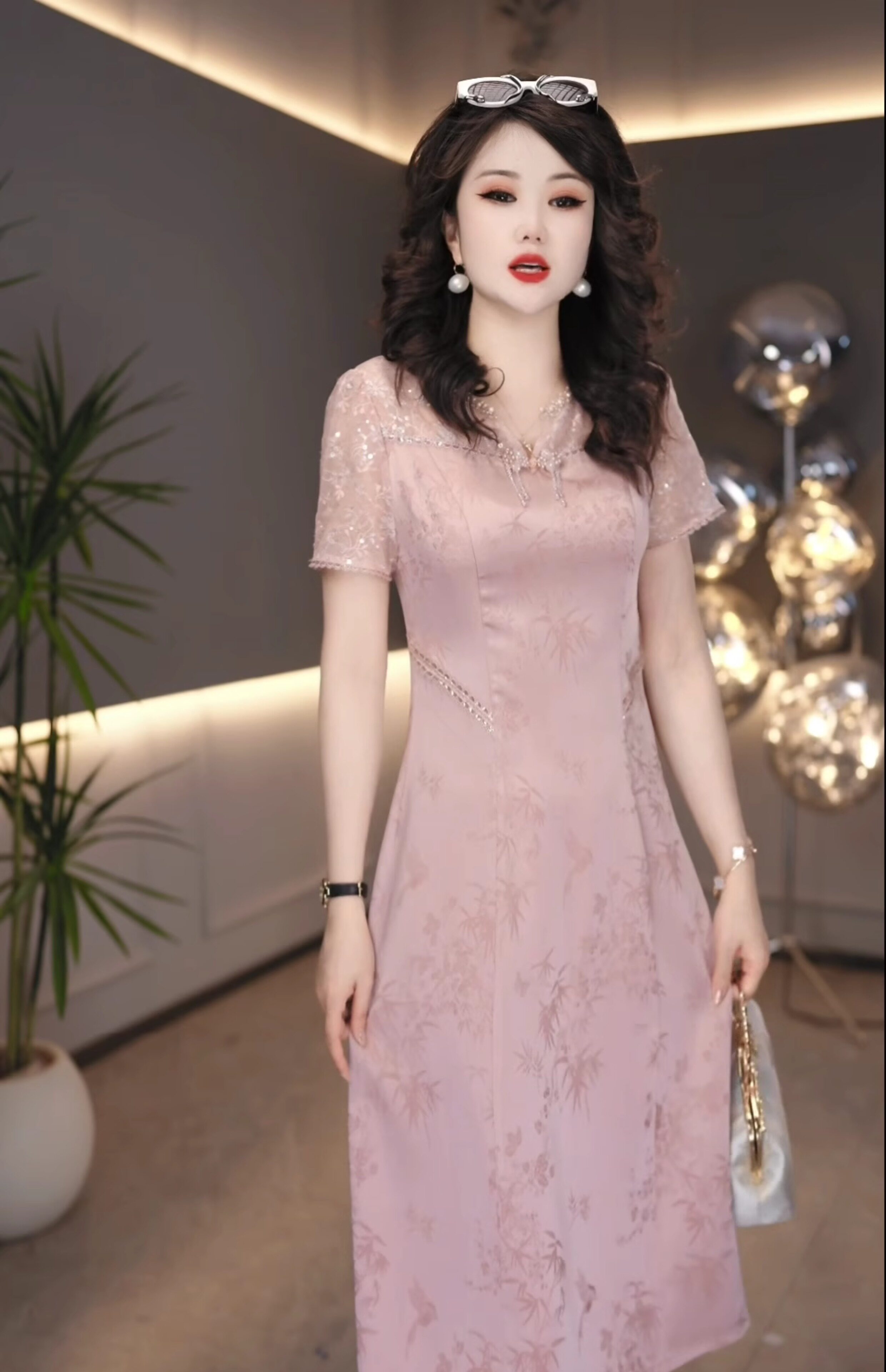 18447- Đầm suông lụa hồng phối ren vai (lụa gấm, ren)_thumbnail_1