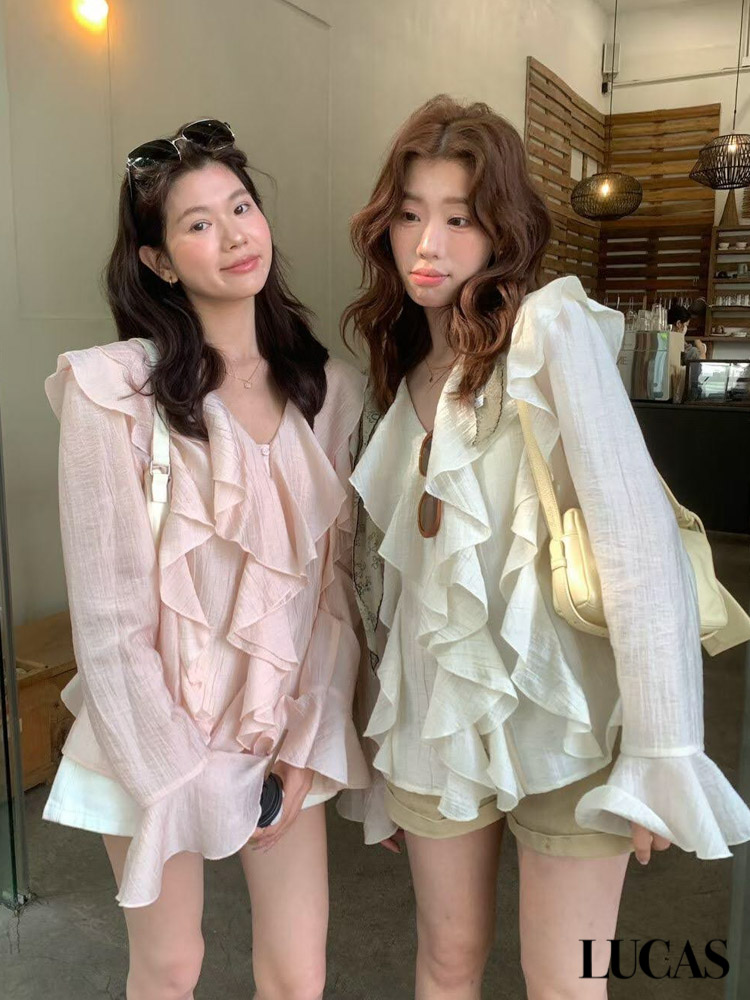 Áo sơ mi voan tơ cổ tim phối bèo lớn dọc áo cổ tay loe