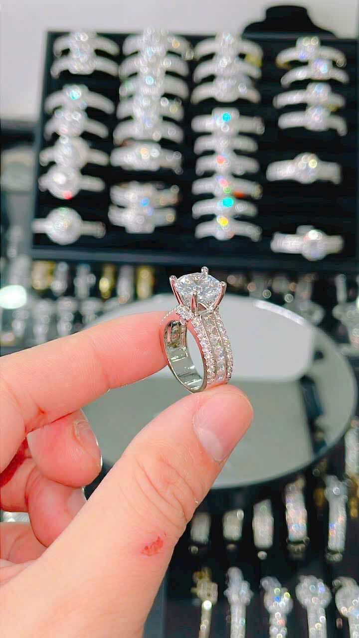 Nhẫn Đá Nữ Vuông Bạch Kim_thumbnail_0
