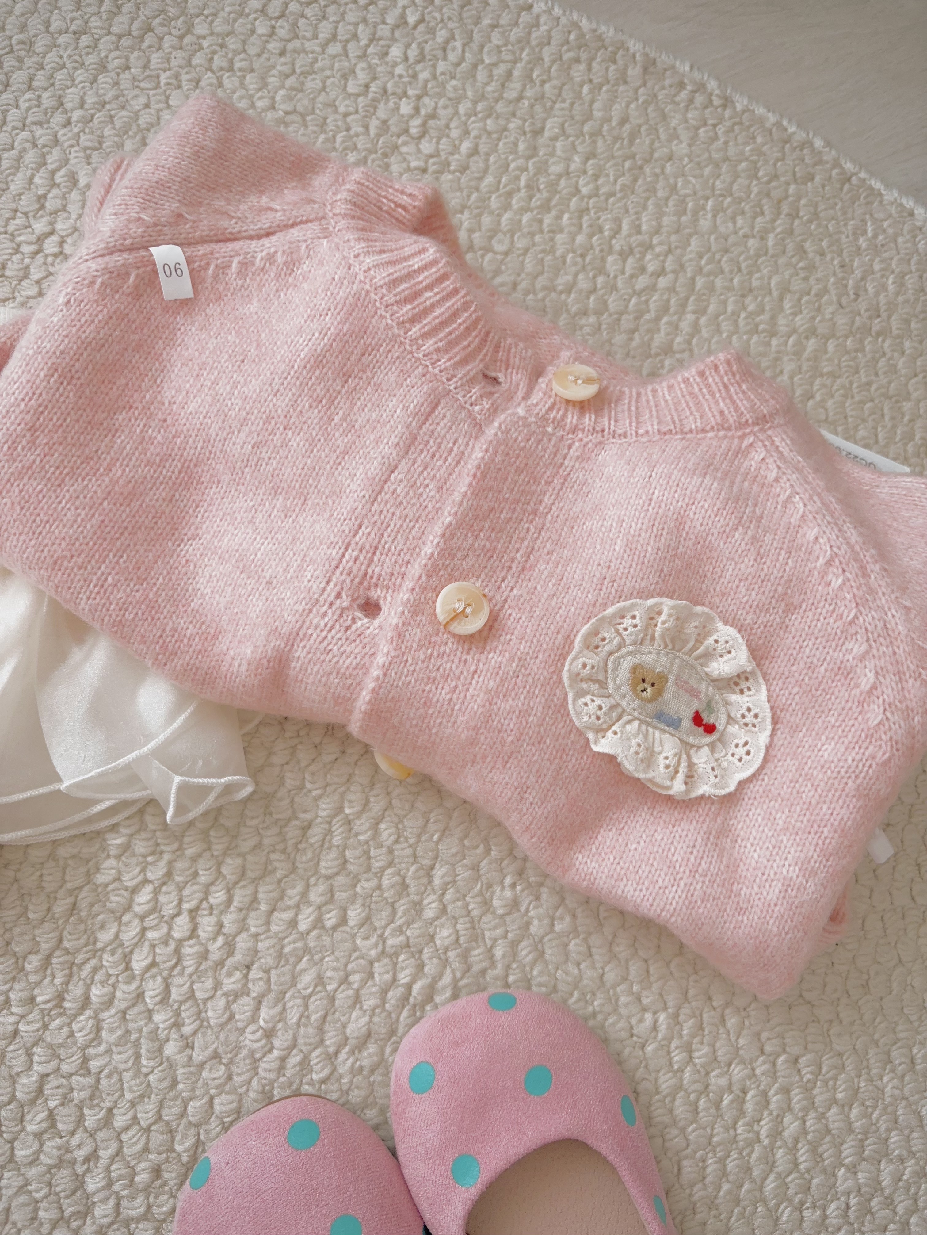 UC22 - Áo Cardigan màu hồng taf ngực UCEE - 272219_thumbnail_1
