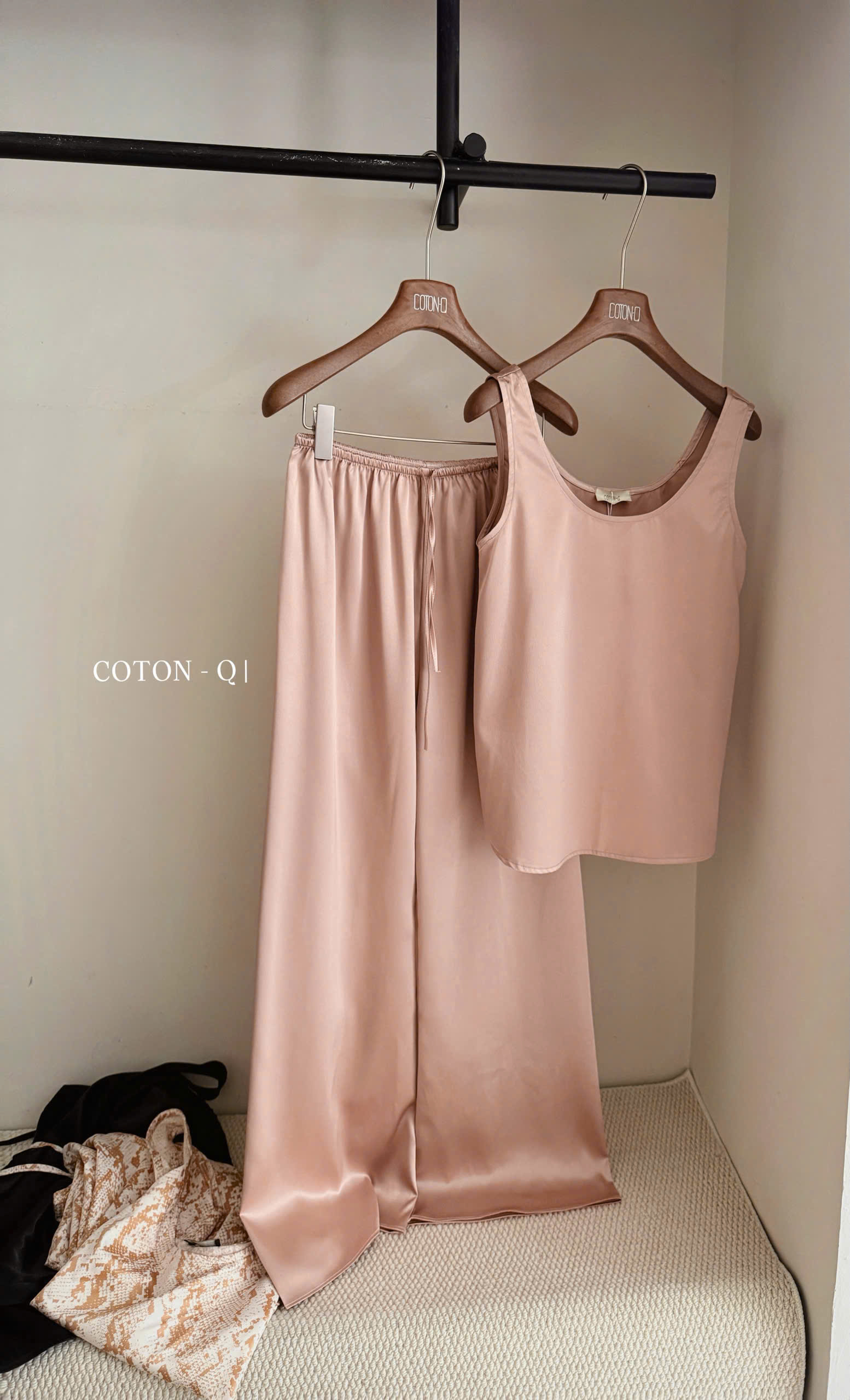 Set áo lụa + quần ( NU )_thumbnail_2