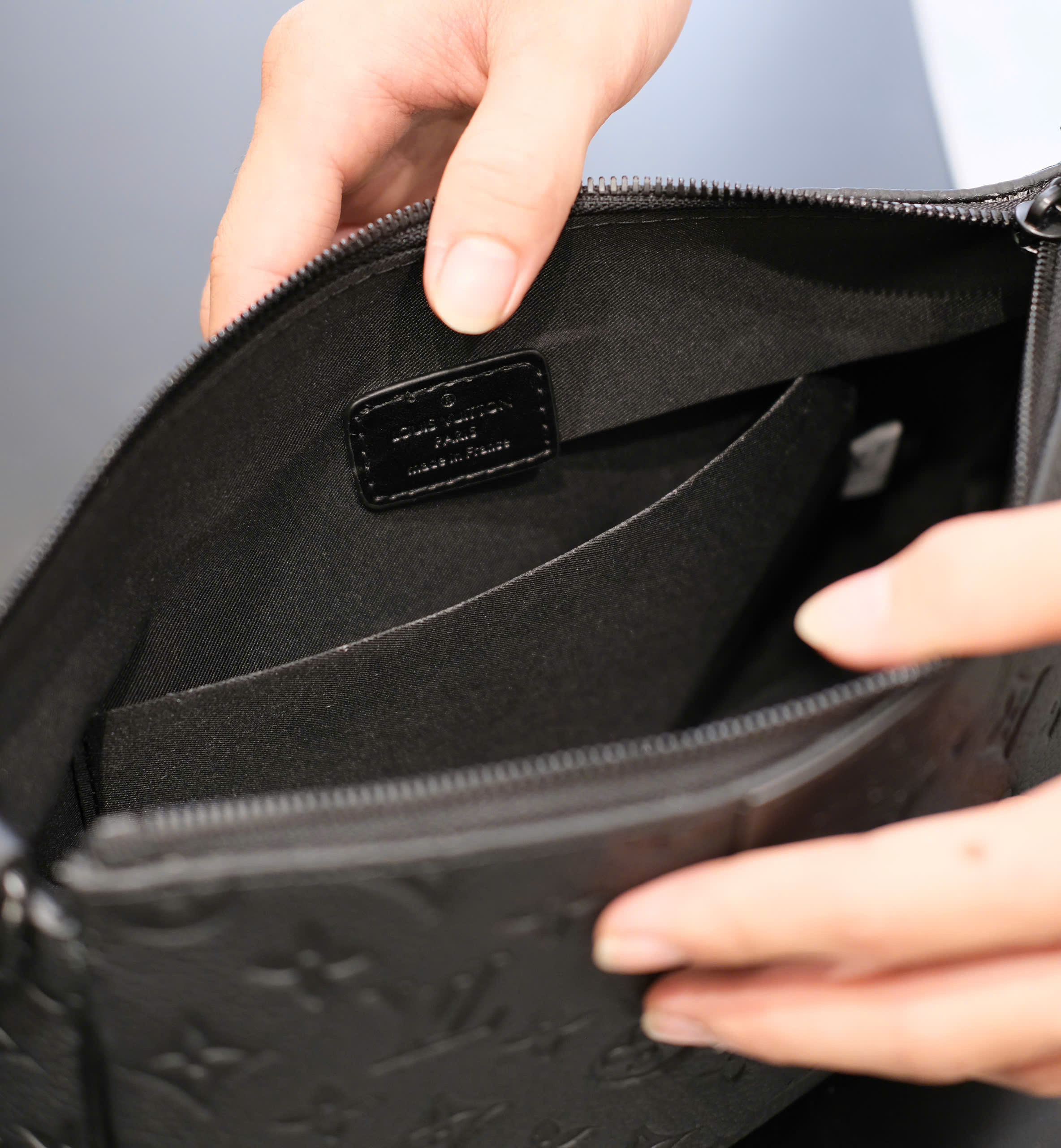  túi đeo chéo Louis Vuitton Pochette Accessoire X_thumbnail_4