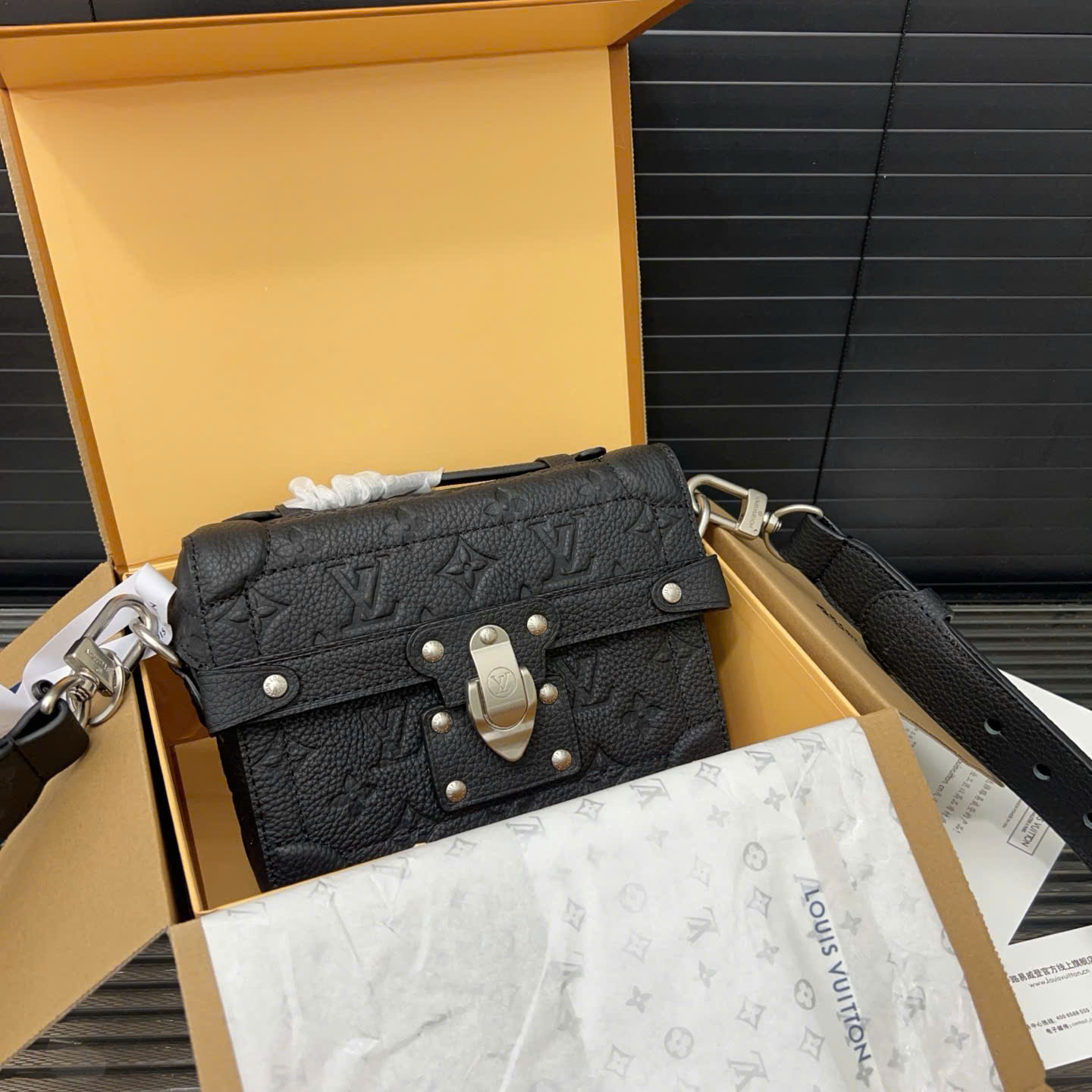 Túi đeo Louis Vuitton Soul Trunk_thumbnail_3