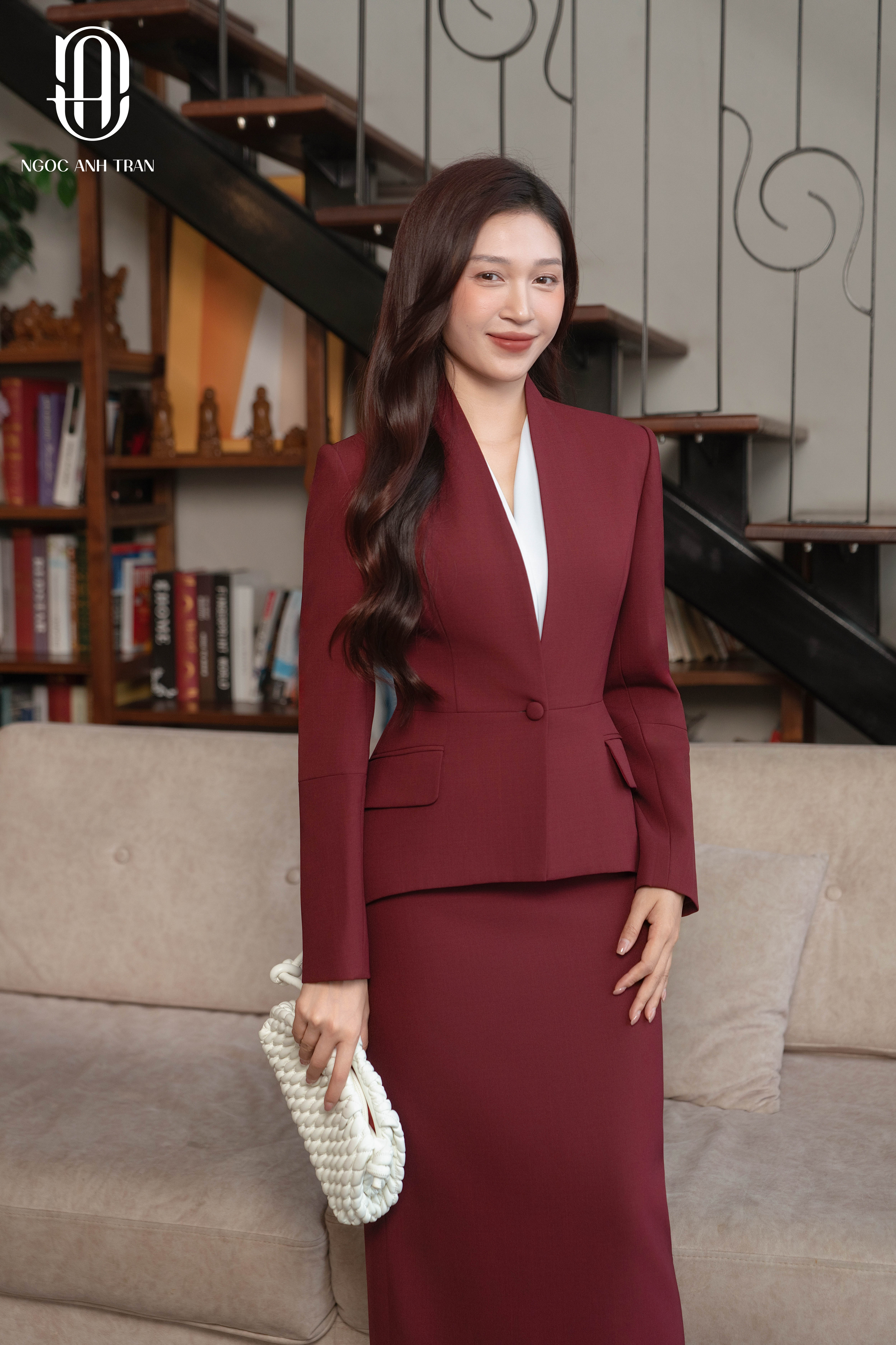 V075 - Áo vest đỏ cổ V