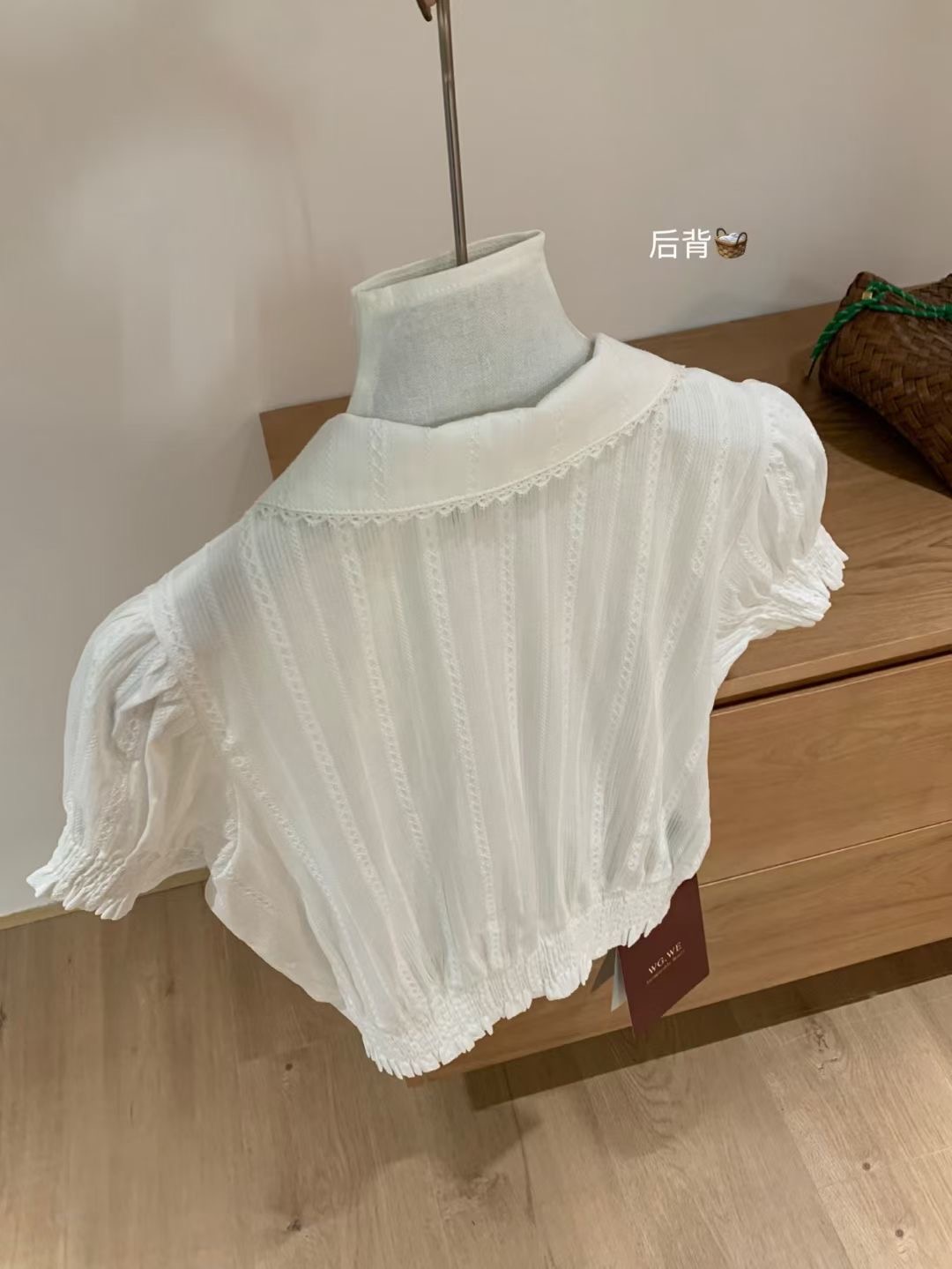 Áo sơ mi thô cộc tay cổ vest chun cổ tay, cài cúc chun gấu_thumbnail_1