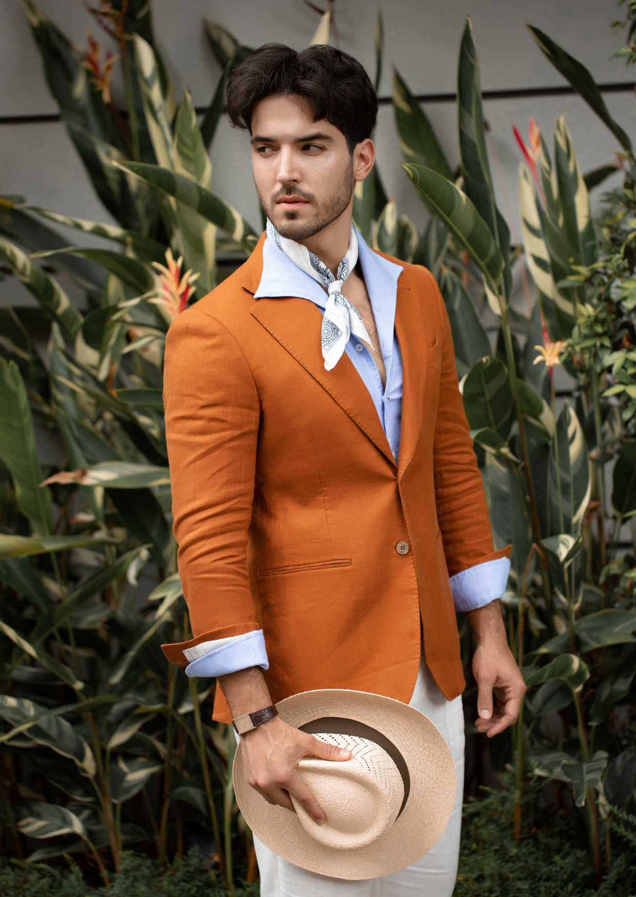 Mang Biển Về Lòng Thành Phố Với Sơ Mi Linen Màu Pastel Sao Cho Nam Tính