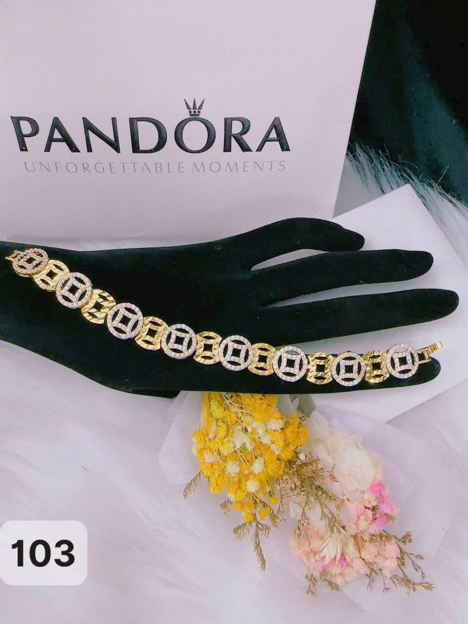 Lắc Kim Tiền Đính Đá M103