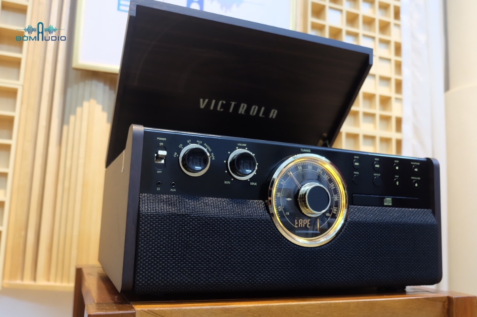 Hình ảnh chụp thực tế mâm đĩa than Victrola The Empire tại Bờm Audio
