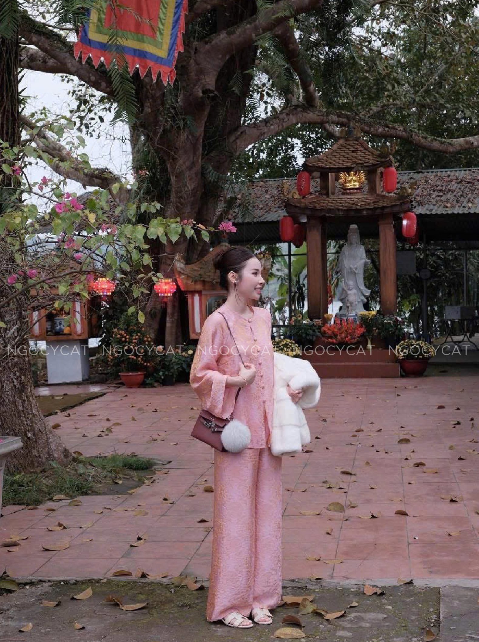 Áo Bà Ba Màu Hồng Tơ Tằm Ánh Kim_thumbnail_1