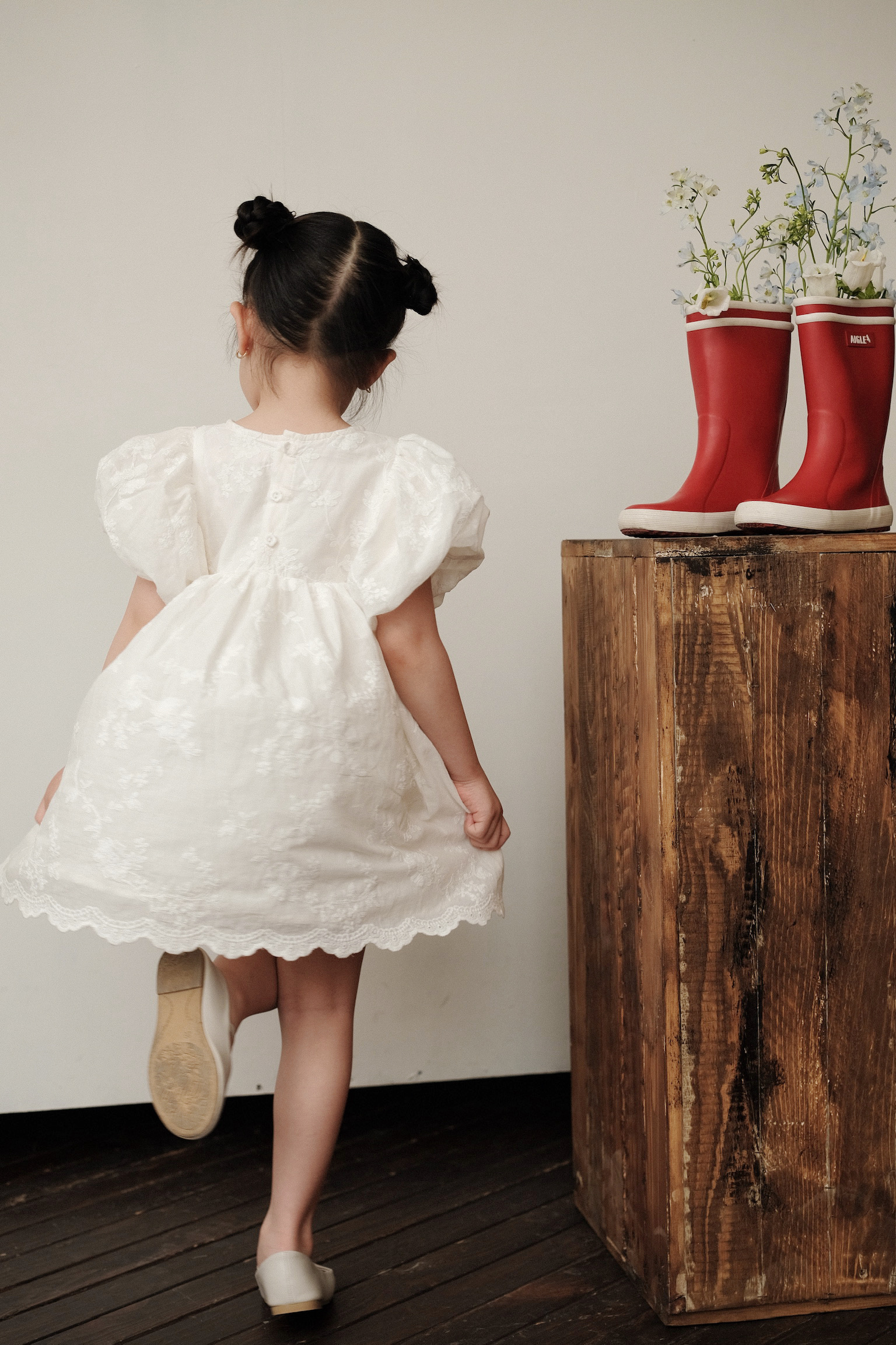 Amira Embroidery Dress (Váy Tay Bồng) 26