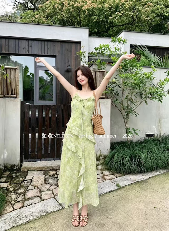 Lucas - Váy hoa 2 dây viền bèo ngực buộc nơ, viền bèo chéo dọc váy dáng dài_thumbnail_6