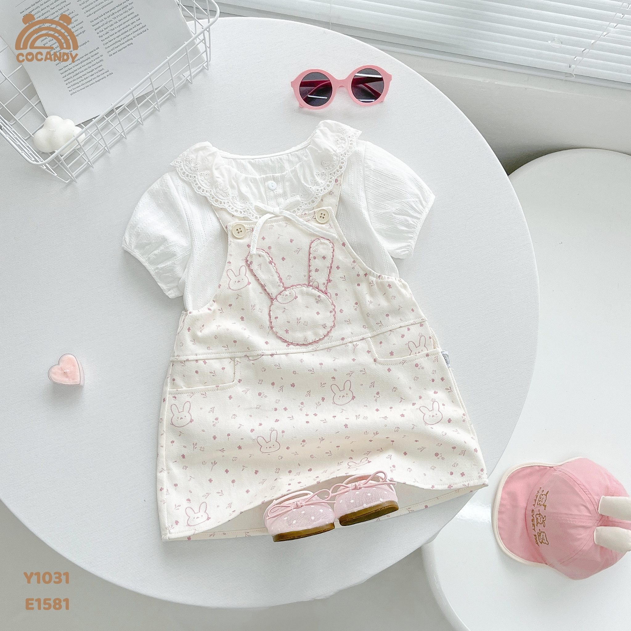 Yếm váy BE hình thỏ hồng