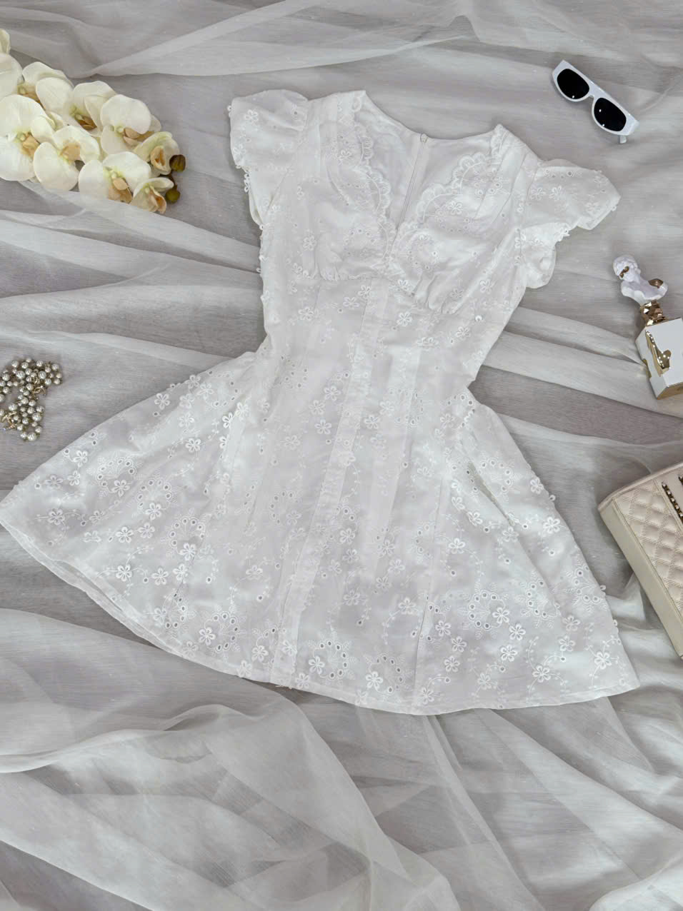 Đầm Xoè Cổ V Tay Bồng