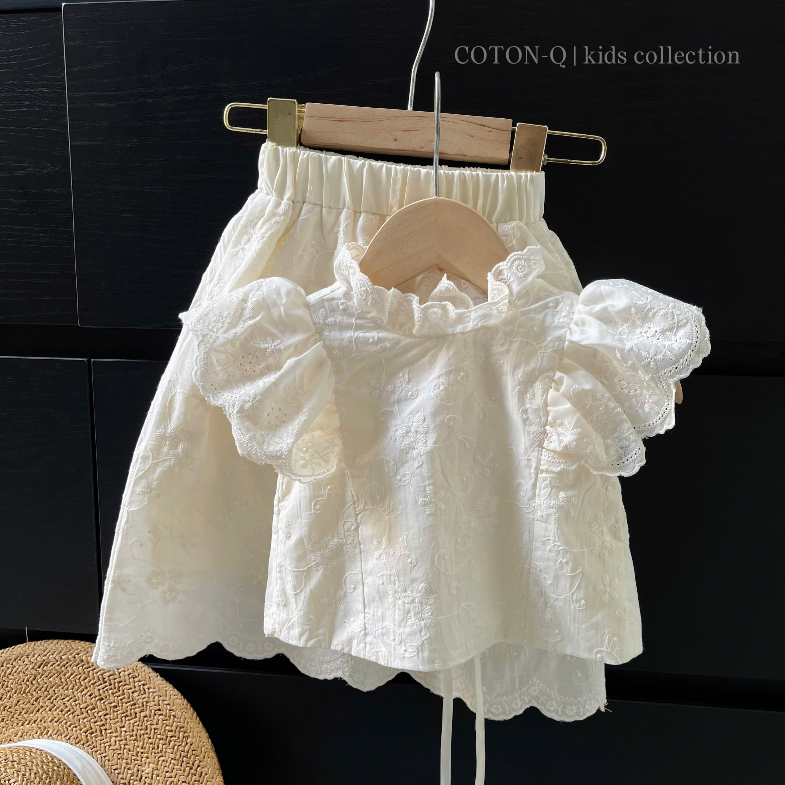 HE83 Set áo hoa nổi + chân váy dài