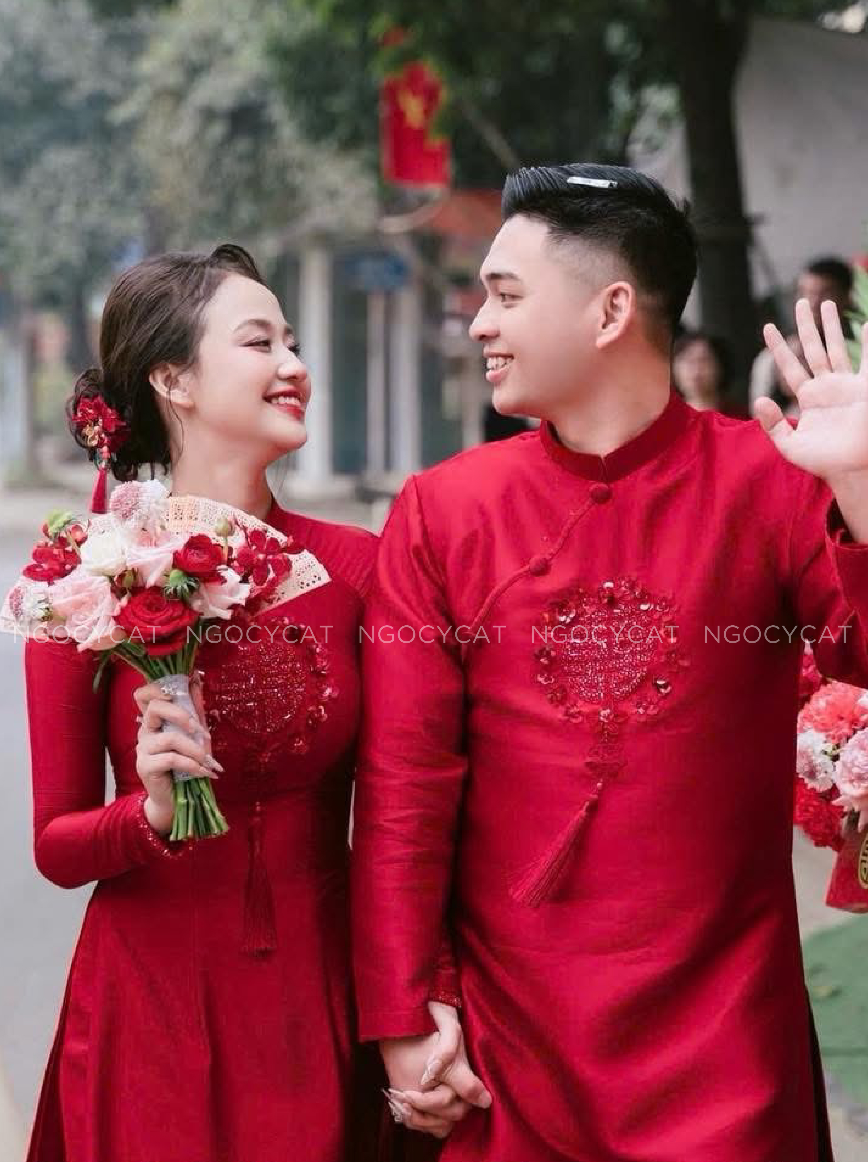 Áo Dài Dâu Rể Đỏ Hoa Quanh Hỷ Tròn_thumbnail_2
