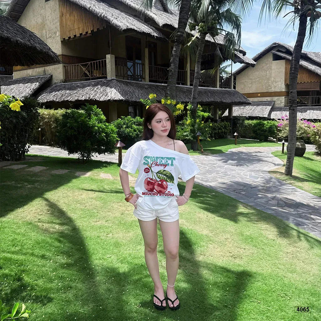 Áo thun nữ form rộng lệch vai Cherry Miucho 4065_thumbnail_6