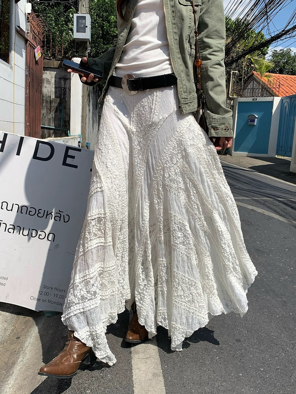 Lucas - Chân váy ren xòe chéo dáng maxi + belt da