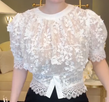 Áo Croptop Cổ Tròn Hoa Nổi