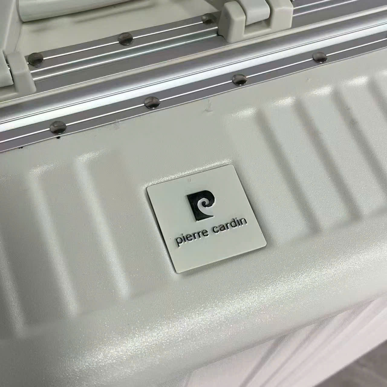 V6 VALI TRẮNG_thumbnail_6