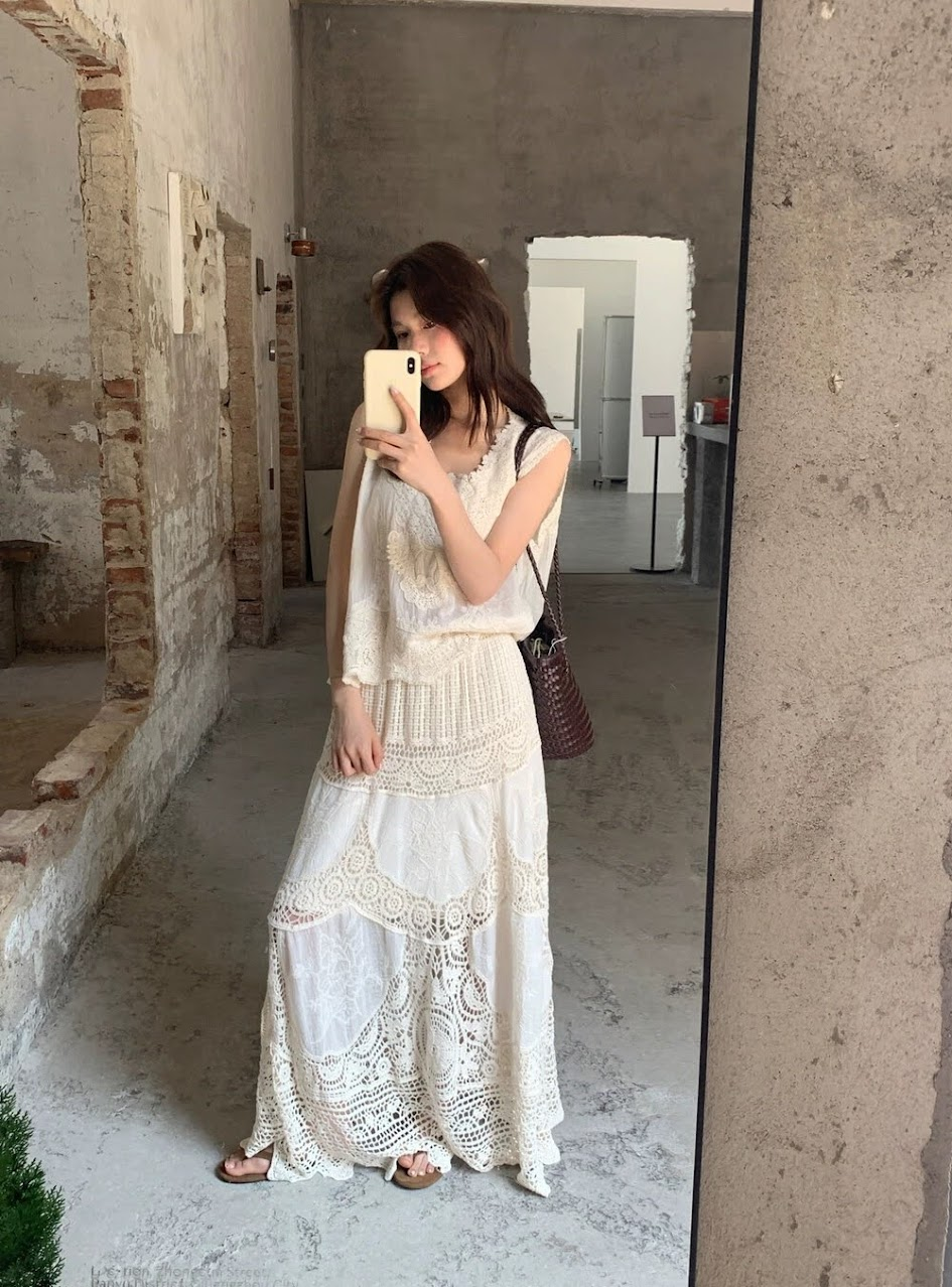Lucas - Chân váy thô thêu nổi phối ren lỗ viền cạp dáng dài