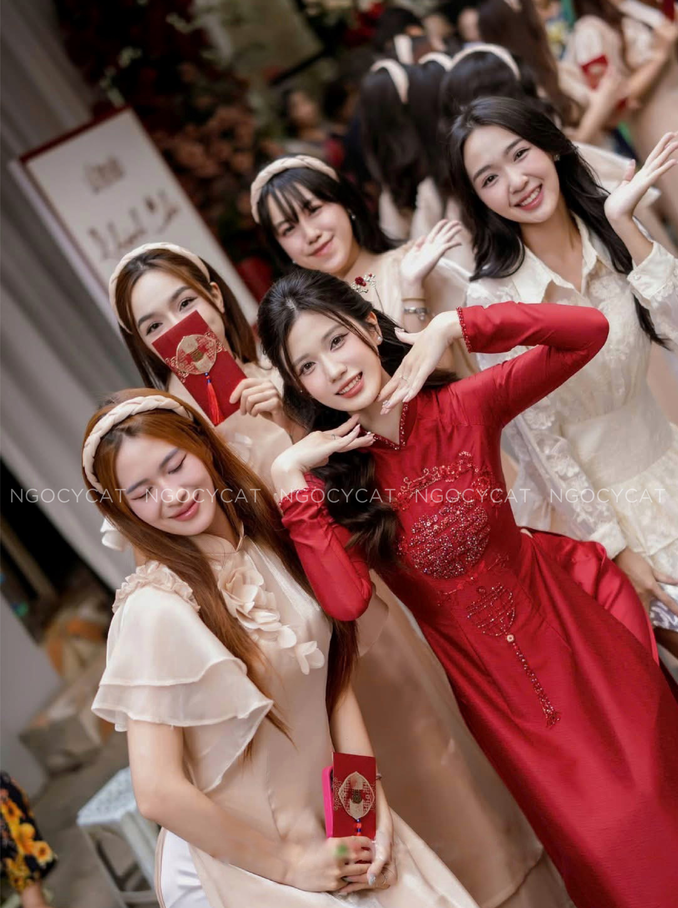 Áo Dài Dâu Rể Đỏ Hỷ Vuông Tròn_thumbnail_2