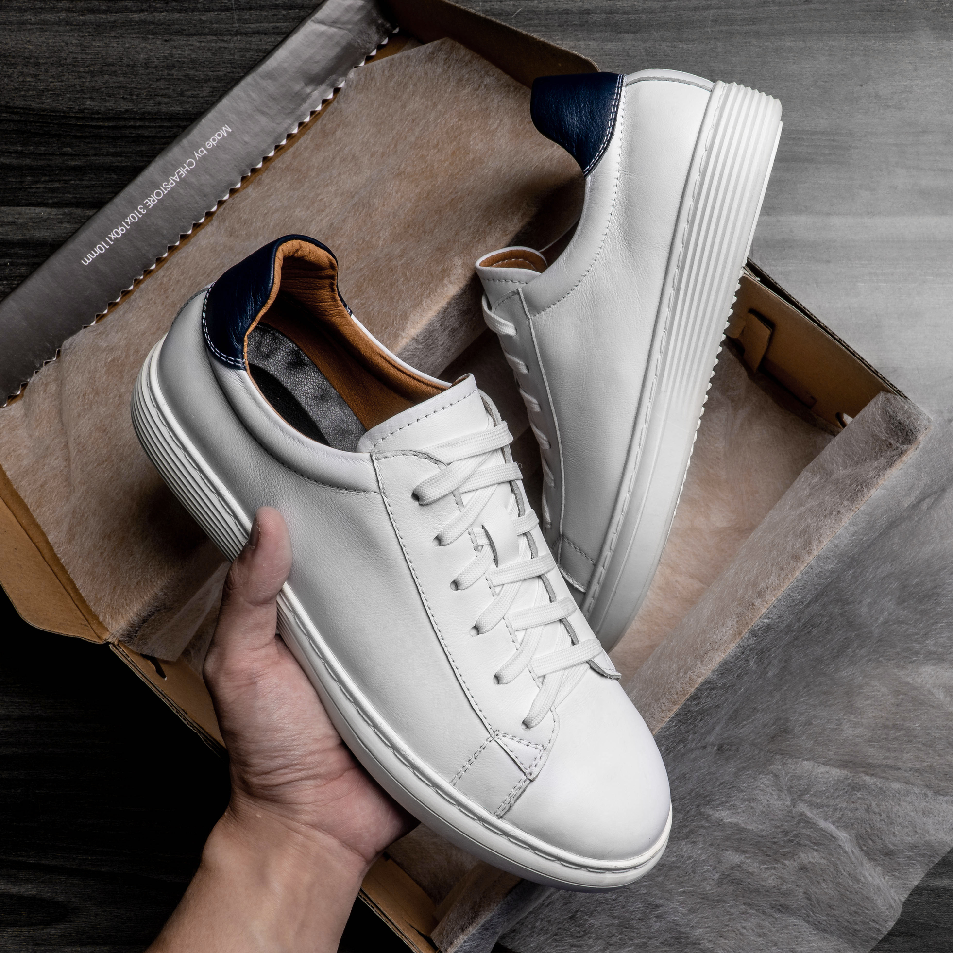 Sneaker da màu trắng CS517