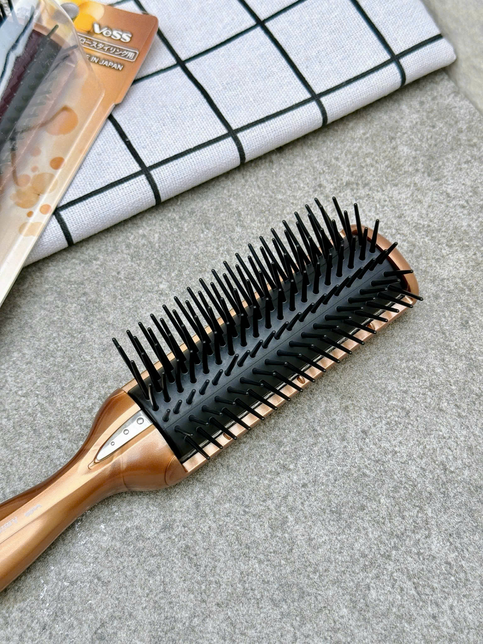Lược Chải Chứa Tinh Chất Ngừa Tóc Xơ Rối, Gãy Rụng VeSS Nhật bản_thumbnail_3