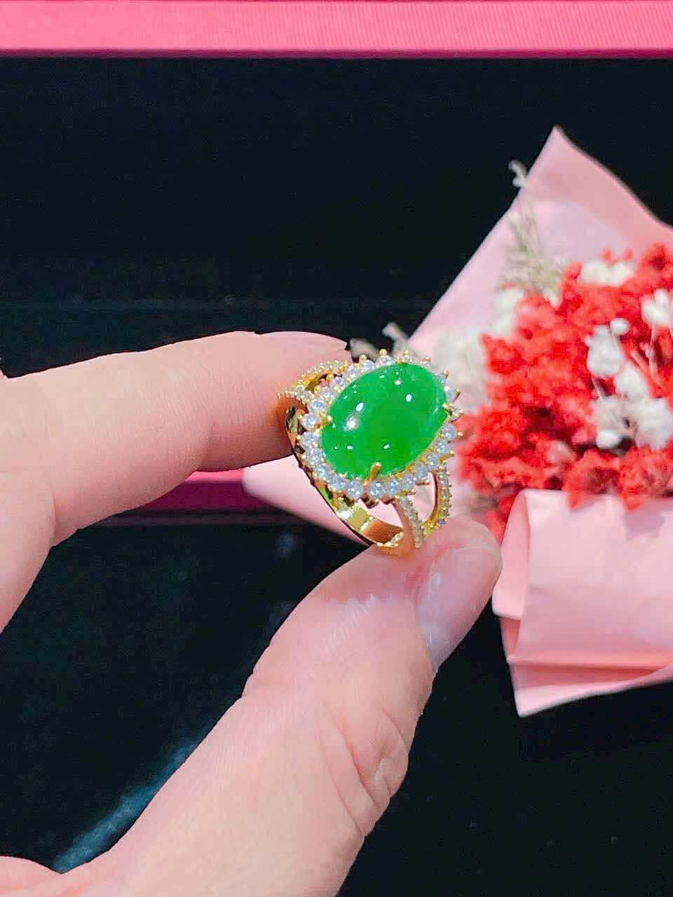 Nhẫn Cẩm Thạch Hạt Chuỗi