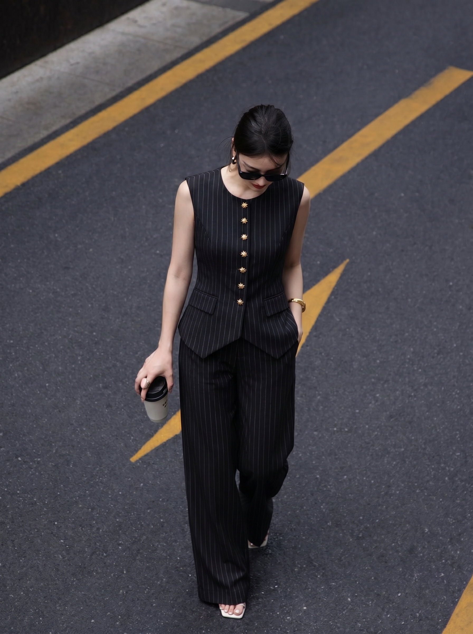Bộ vest gile kẻ 26504 đen_thumbnail_1