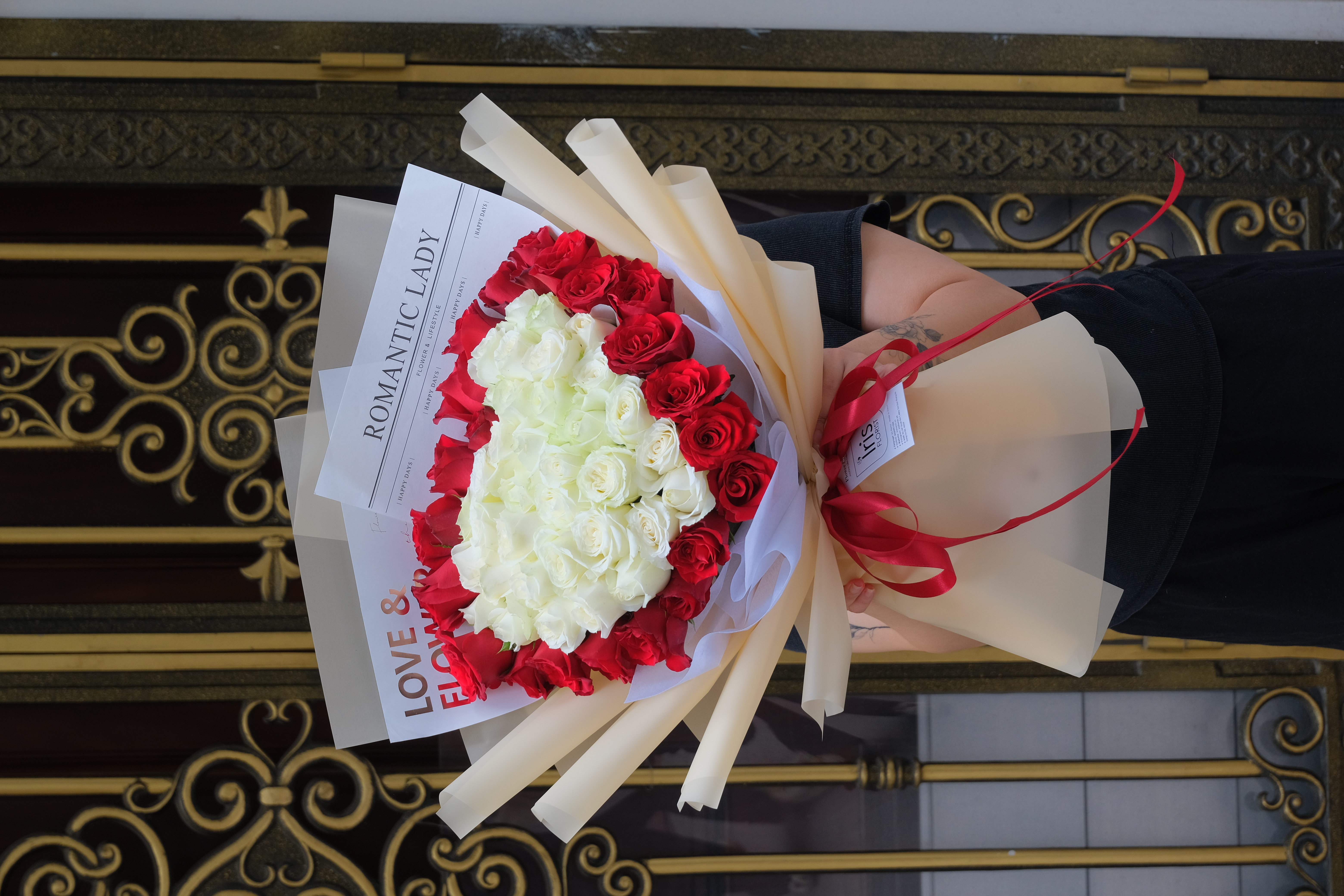 Romantic Heartbeat (mix hồng đỏ và trắng) - Size 50-60 bông