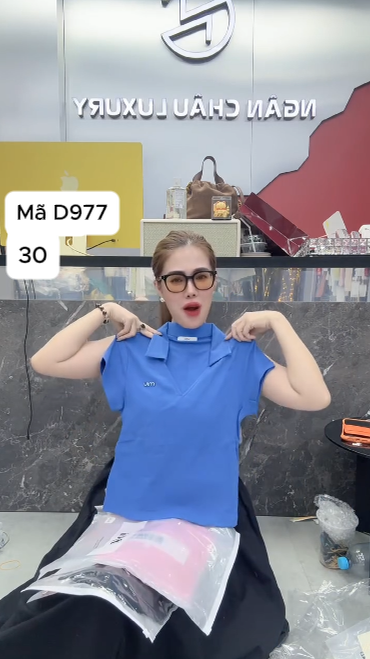 D977 Áo ngắn tay có cổ
