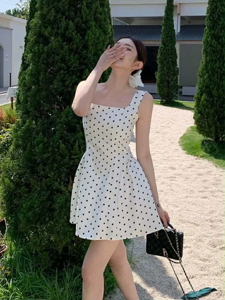 Váy zile cổ vuông chấm bi chân xòe A dáng ngắn xếp ly phồng 2 bên YJIA