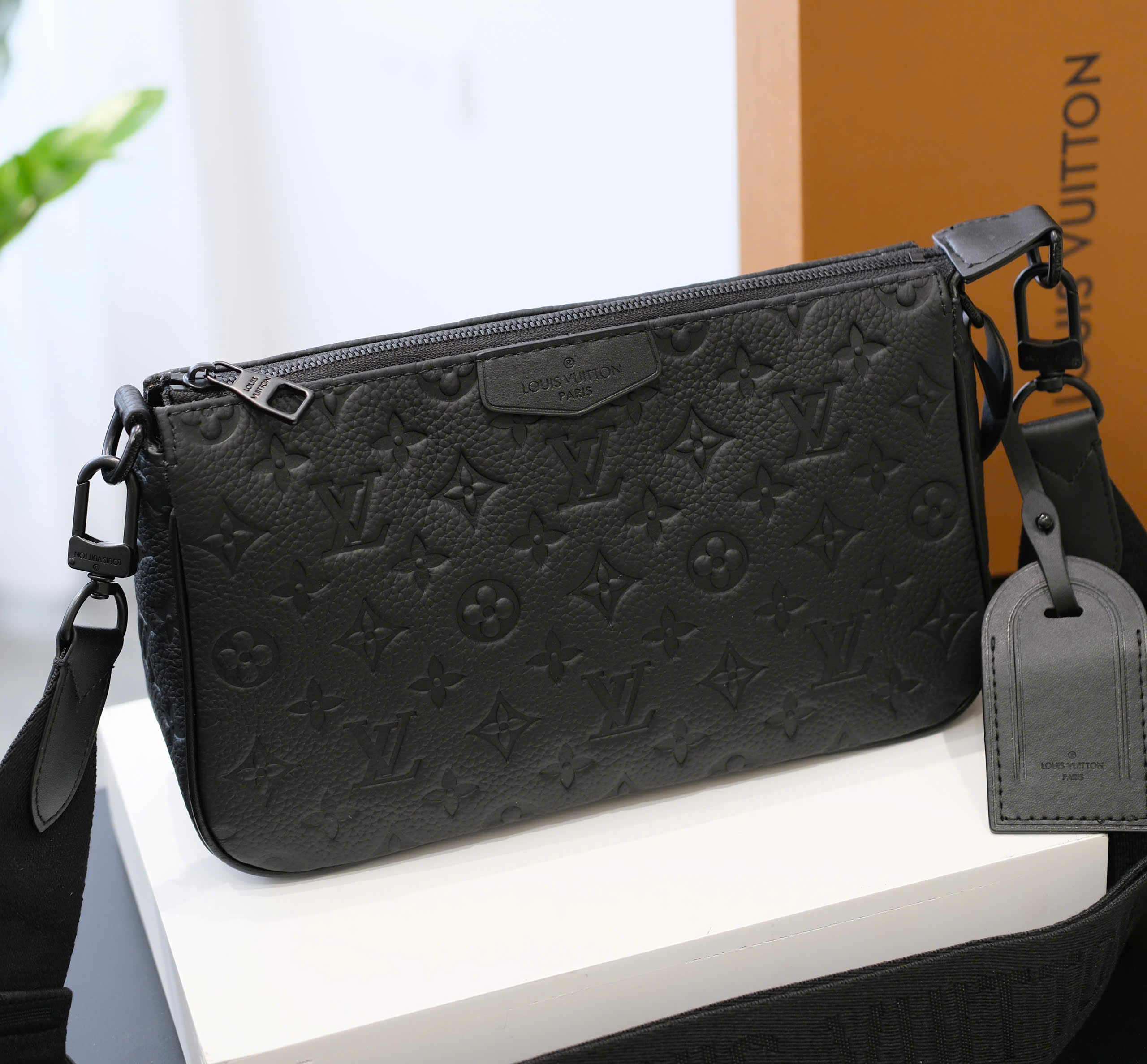  túi đeo chéo Louis Vuitton Pochette Accessoire X_thumbnail_1