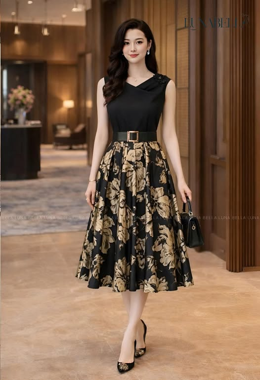 Chân đầm in hoa vàng EVORA màu ĐEN